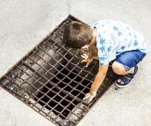 W Radomiu dzieci weszły do rury odpływowej. To miała być zabawa