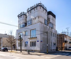 Nadbudowa kamienicy na Gocławku w Warszawie