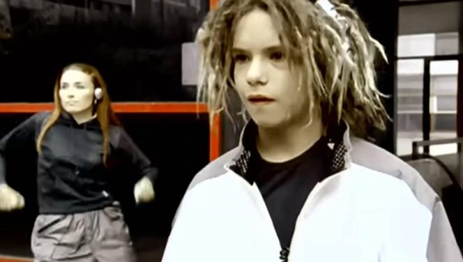 Tak dziś wygląda chłopak z dredami z hitu "Freestyler". Jest nie do poznania!