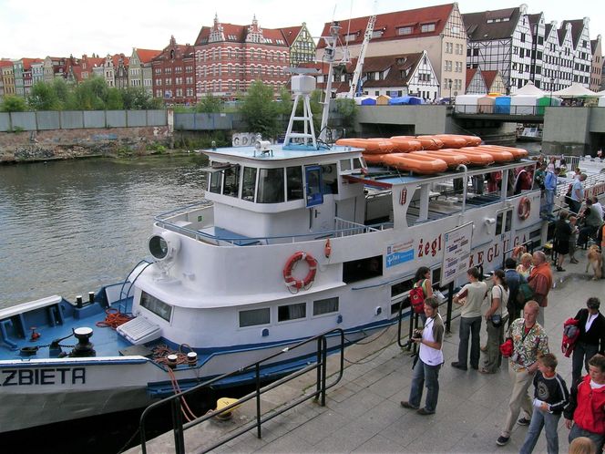 Wyspa Spichrzów w tle - 2006 r.