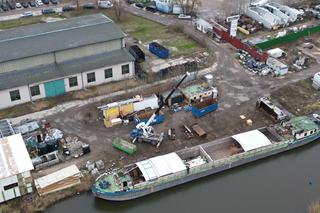 WIOŚ alarmuje o nielegalnym demontażu barki