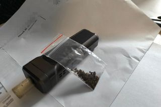 Jechał wrakiem pod wpływem zielonej substancji. Policjanci oniemieli 