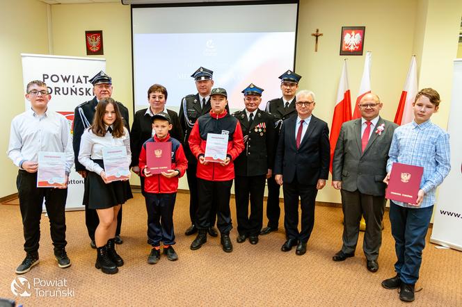 „Niech połączy nas hymn” - piękna, kolorowa premiera w siedzibie Starostwa Powiatowego