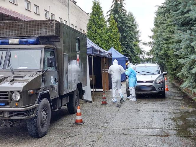 Koronawirus. W Nowym Sączu działa punkt poboru wymazów. Ruszyły badania przesiewowe