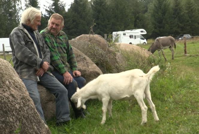Rolnicy. Podlasie. Gienek i Sławek z wizytą u Maćka z Kundzicz