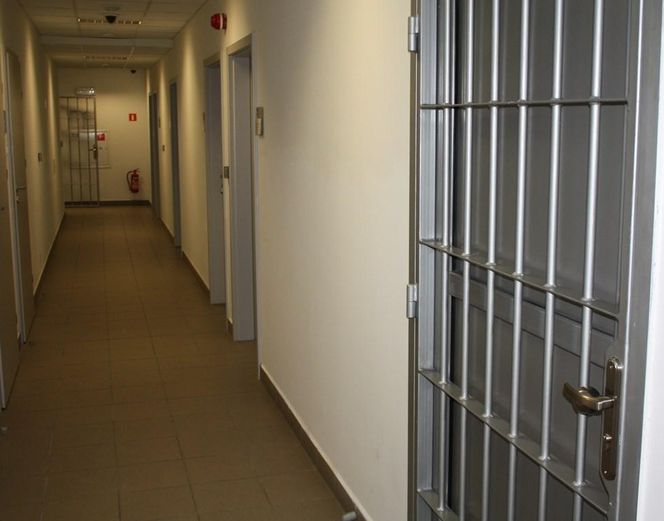 Ukrywał się przed więzieniem.  Wpadł,  bo na ulicy rozpoznali go policjanci!