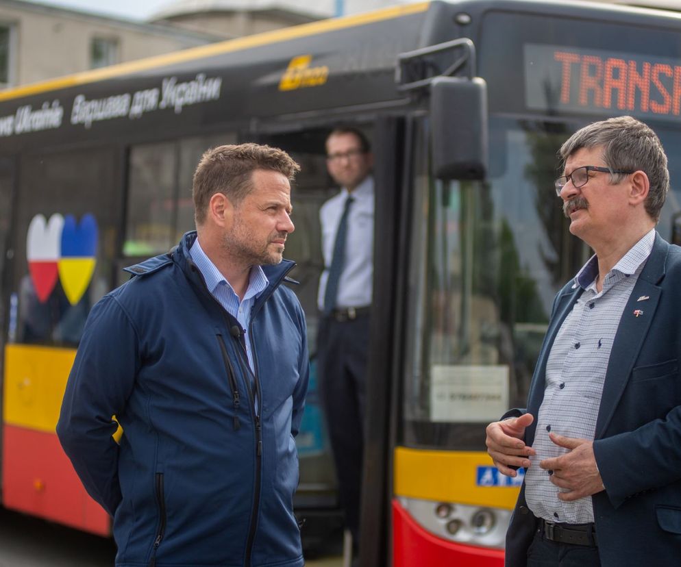 Rafał Trzaskowski wysłał autobusy na Ukrainę. „Dzielimy się tym, co mamy”