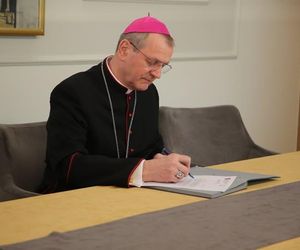 Przewodniczący KEP z apelem o pomoc dla poszkodowanych w trzęsieniu ziemi