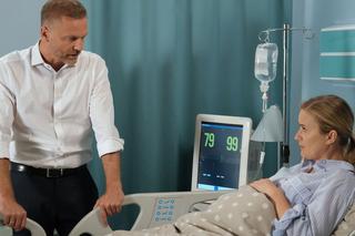 M jak miłość odc. 1692. Julia (Marta Chodorowska), Andrzej Budzyński (Krystian Wieczorek)