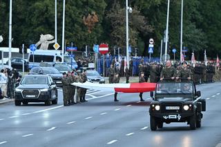 Próba generalna przed defiladą wojskową. Żołnierze i czołgi na ulicach Warszawy 