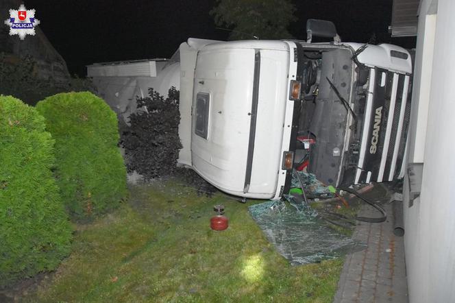MAKABRA! Ciężarówka STARANOWAŁA BUDYNKI. Kierowca był kompletnie pijany