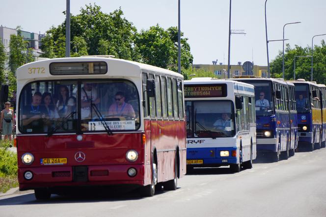 Zlot zabytkowych autobusów 2022 w Bydgoszczy [ZDJĘCIA] 