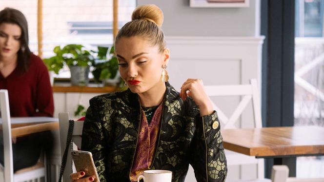 BrzydUla 2, odcinek 84 - opis, streszczenie: Violetta wścieka się kiedy słyszy co łączy Sebastiana z jej siostrą Angelicą - ZWIASTUN