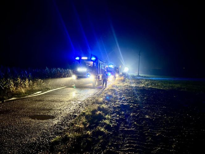 Groźny pożar w Rusinowicach. Paliła się hala z węglem