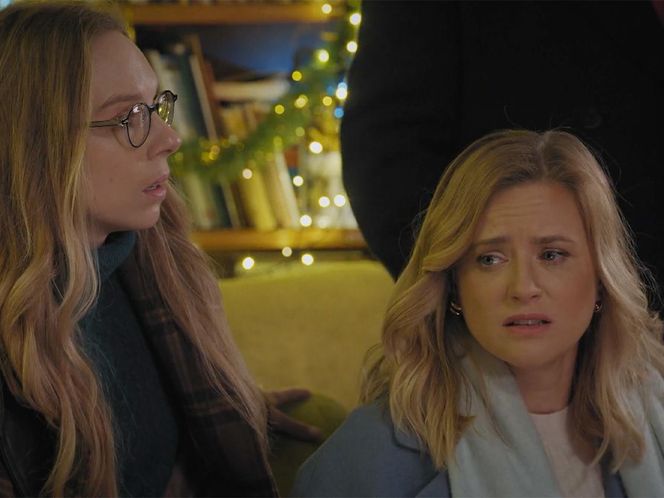 M jak miłość, odcinek 1858: Julia (Marta Chodorowska), Sylwia (Hanna Turnau)