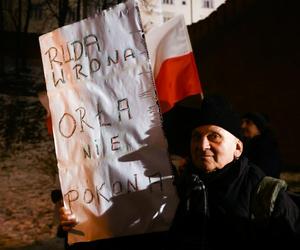 Pod Wawelem demonstracja w obronie Kamińskiego i  Wąsika