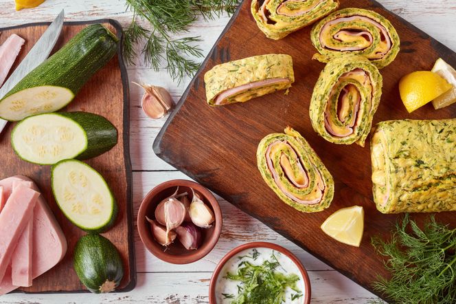 Cukiniowa rolada z szynką i serem  - idealna przekąska imprezowa!