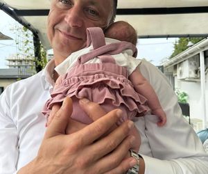 Tomasz Hajto o narodzinach córki i walce o jej życie. Zdradził nam traumatyczne szczegóły. Teraz kipi szczęściem 