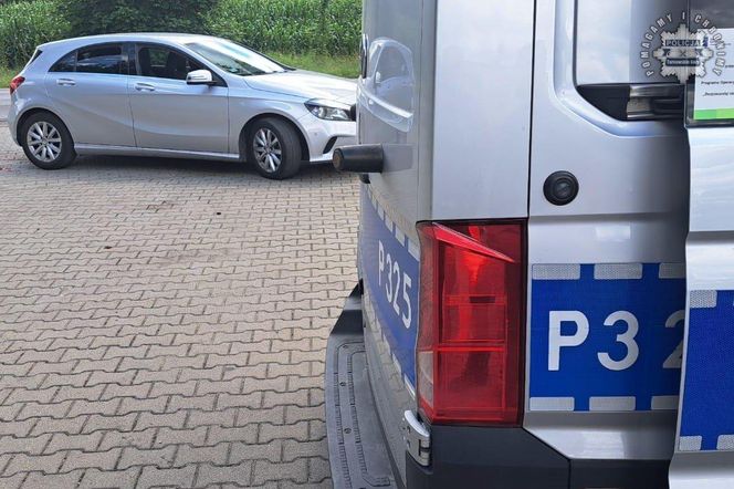 Kierująca mercedesem zderzyła się z radiowozem