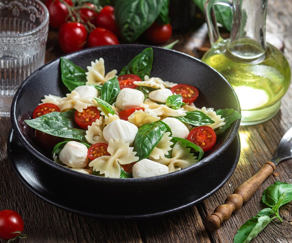 Szybki obiad w upał. Taka dieta zapobiega obrzękom i zawrotom głowy