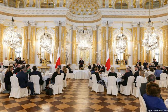 Prezydent Andrzej Duda ucztuję Mikiem Pencem