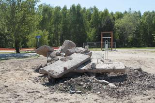 To nie jest sterta gruzu, to lapidarium - gruzowisko z ideologią 