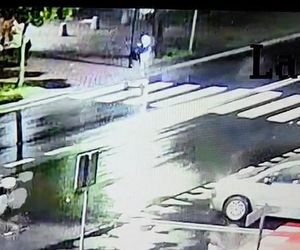 Zduńska Wola. 12-latka na hulajnodze potrącona na przejściu. W momencie wypadku nie miał kasku [ZDJĘCIA].