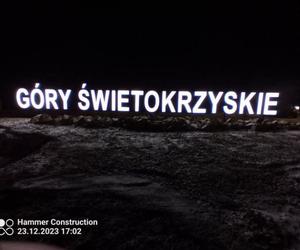 Napis Góry Świętokrzyskie w gminie Górno koło Kielc