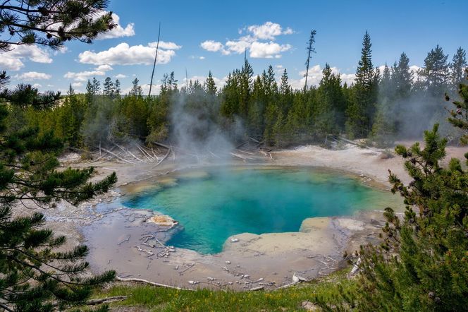 Nowy otwór w superwulkanie w Yellowstone! Gigant budzi się do życia?