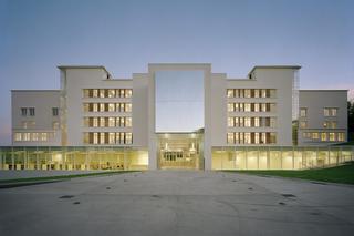 Szkoła architektury w modernistycznym sanatorium