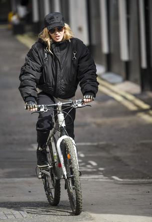 Madonna na rowerze