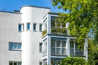 Osiedle przy Hozjusza w Warszawie z lat 90. Projekt: JEMS