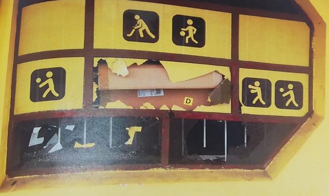Dwaj 17-latkowie zniszczyli samochód, wiatę przystankową i witrynę sklepu