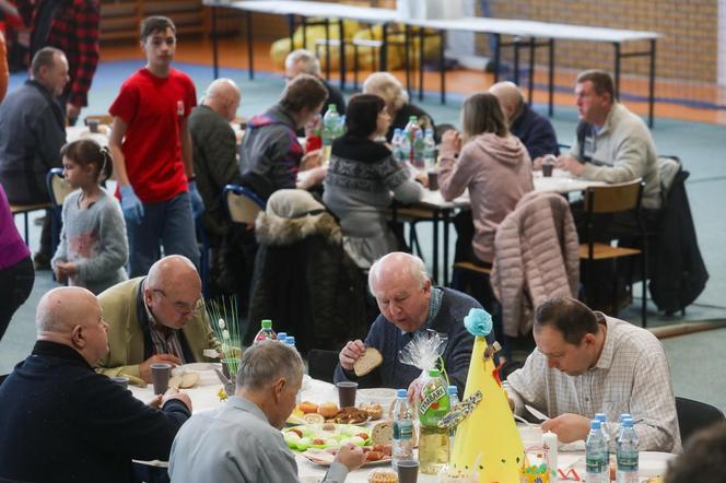 Śniadanie wielkanocne 2024 dla potrzebujących i samotnych w Białymstoku