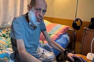 Mariusz choruje na nowotwór. Rak uwięził go na łóżku, ale nie zabrał mu woli walki. Wszystko co się dzieje ma swój sens