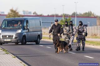 Pościg za porwanym autobusem i strzelanina z terrorystami. Tak szkolą się policjanci!