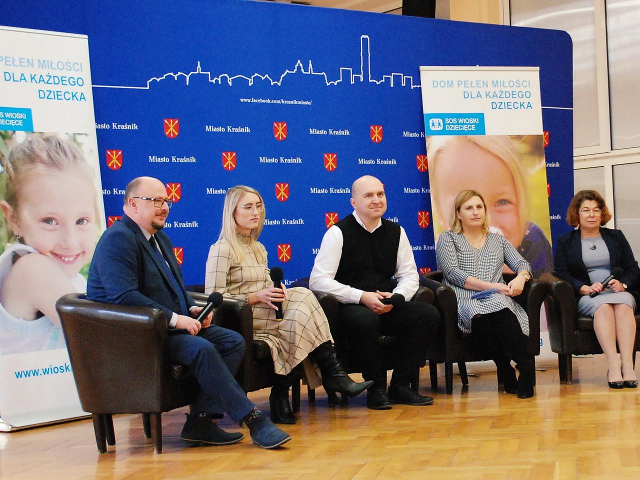 Od 5 lat pomagają rodzicom i dzieciom, które zmagają się z kryzysami. Teraz chcą nieść wsparcie dalej