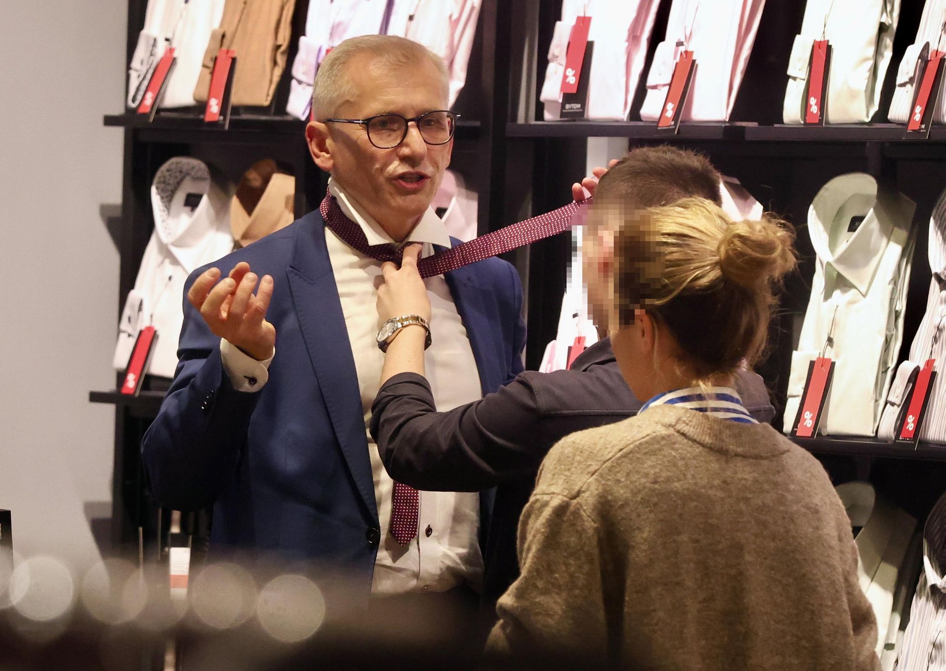 Krzysztof Kwiatkowski wybrał się na wielkie zakupy. Nowy węzeł senatora