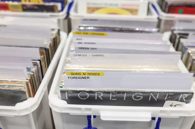 Targi Książki w Katowicach to okazja do zdobycia autografów pisarzy