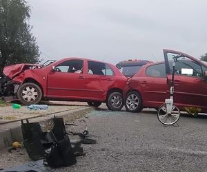 Czołowe zderzenie w Łaziskach. Są ranni