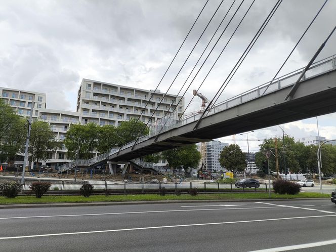 Kolejna kładka do likwidacji w Warszawie. W jej miejscu powstanie przejście naziemne