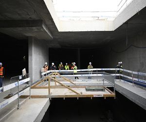 Byliśmy na budowie ostatniej stacji metra w Warszawie. Widok zapiera dech w piersiach