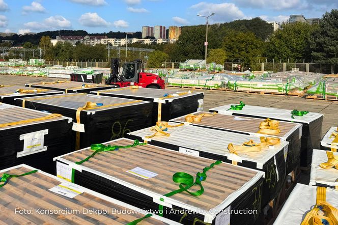 Antarktyka, moduły w kontenerach dotarły na Wyspę Króla Jerzego