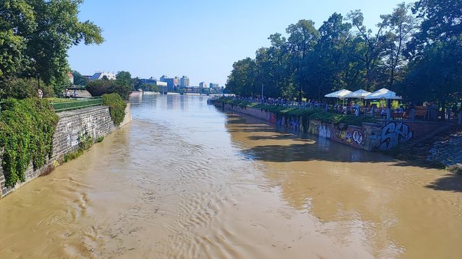 Trwa zabezpieczanie budynków