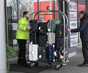 Robert De Niro już w Polsce. Aktor przyłapany na lotnisku w Warszawie