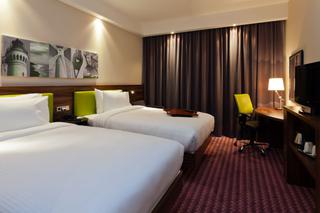 Hotel Hampton by Hilton5