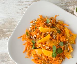 Surówka z marchewki, pomarańczy i rodzynek: orzeźwiająca kompozycja smaków