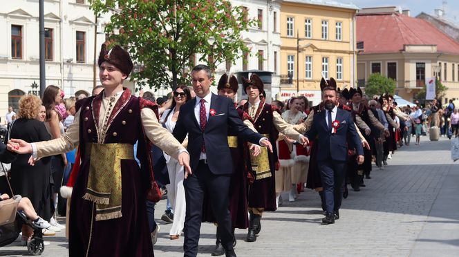 Rekordowy długi polonez w centrum Lublina