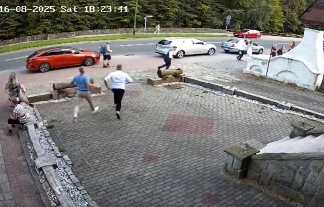 Tragedia w Szczyrku. Młody mężczyzna zmarł nagle przy remizie OSP