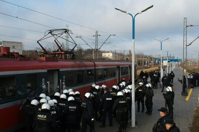 Szkolenie służb na dworcu Łódź Kaliska